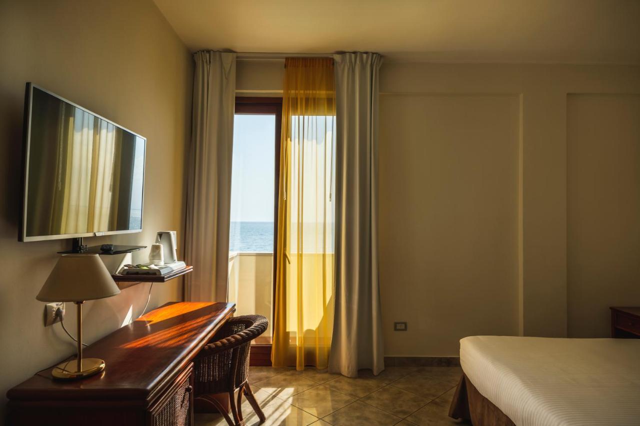 Apulia Hotel Taranto Ara Solis Lido Azzurro Екстер'єр фото