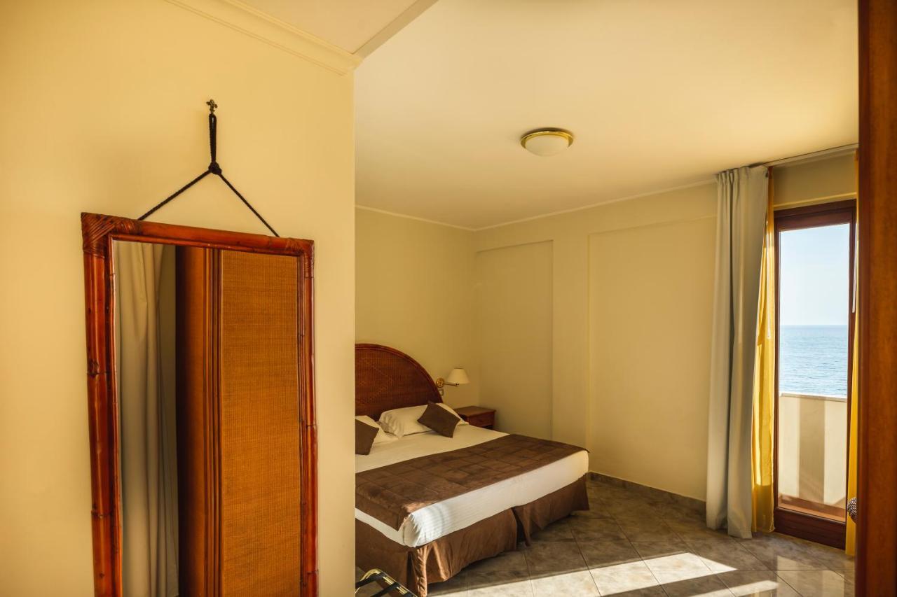 Apulia Hotel Taranto Ara Solis Lido Azzurro Екстер'єр фото