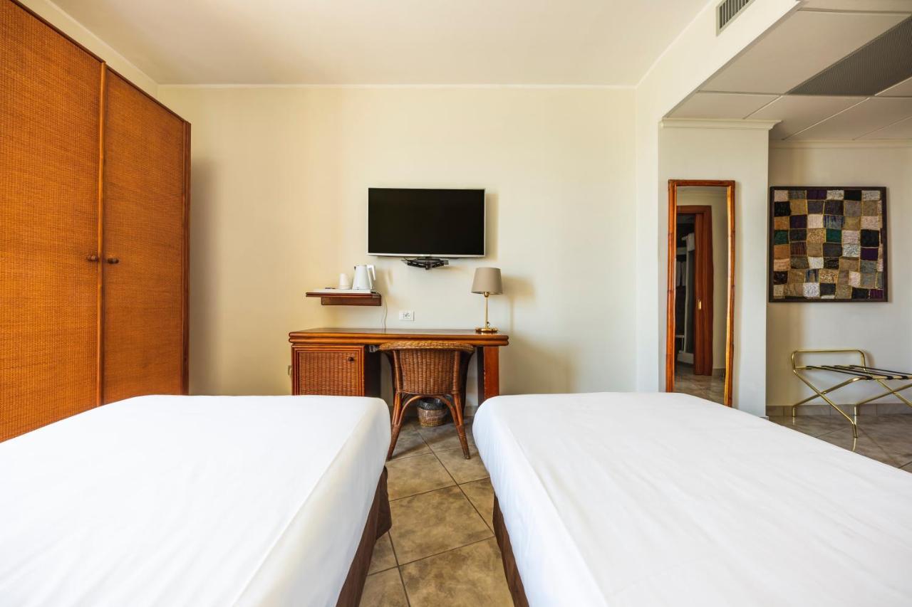 Apulia Hotel Taranto Ara Solis Lido Azzurro Екстер'єр фото