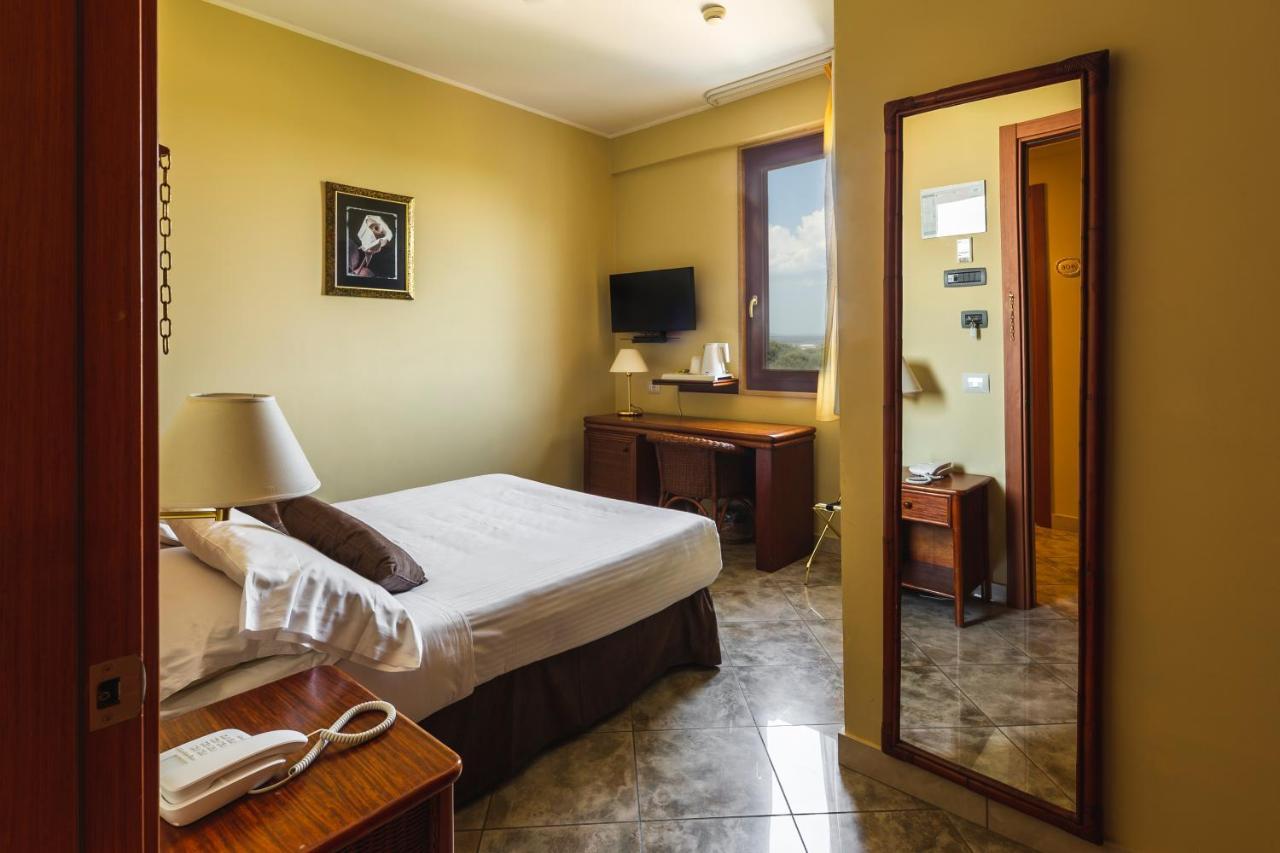 Apulia Hotel Taranto Ara Solis Lido Azzurro Екстер'єр фото
